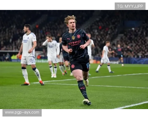 德布劳内式长传艺术再现赛场