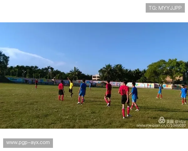 Musiala悉心指导年轻队友，传承足球智慧与团队精神